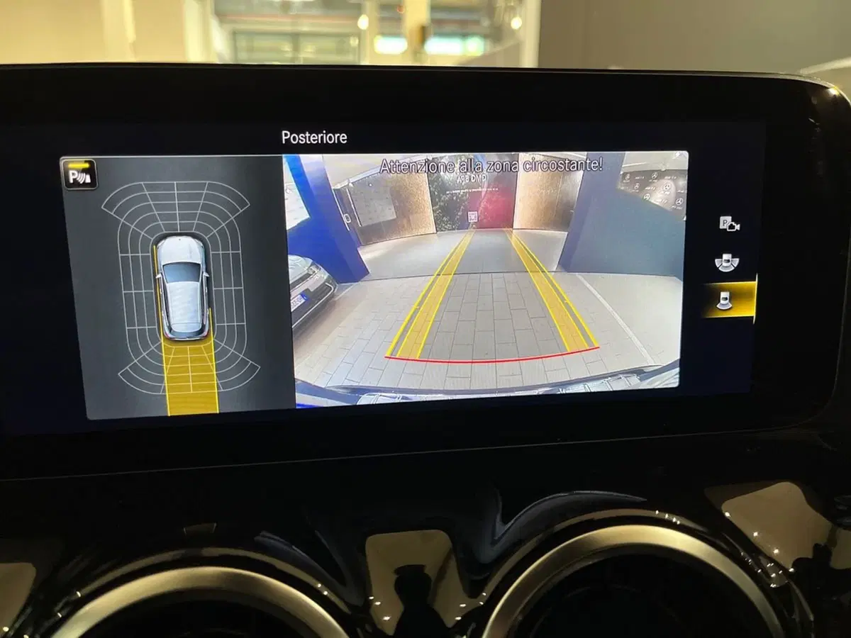 Mercedes-Benz GLA SUV usata a Prato (18)