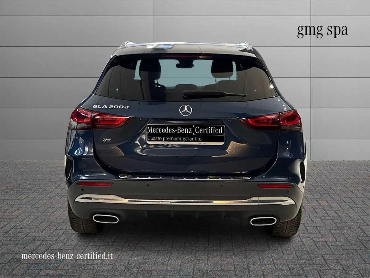 Mercedes-Benz GLA SUV usata a Prato (4)