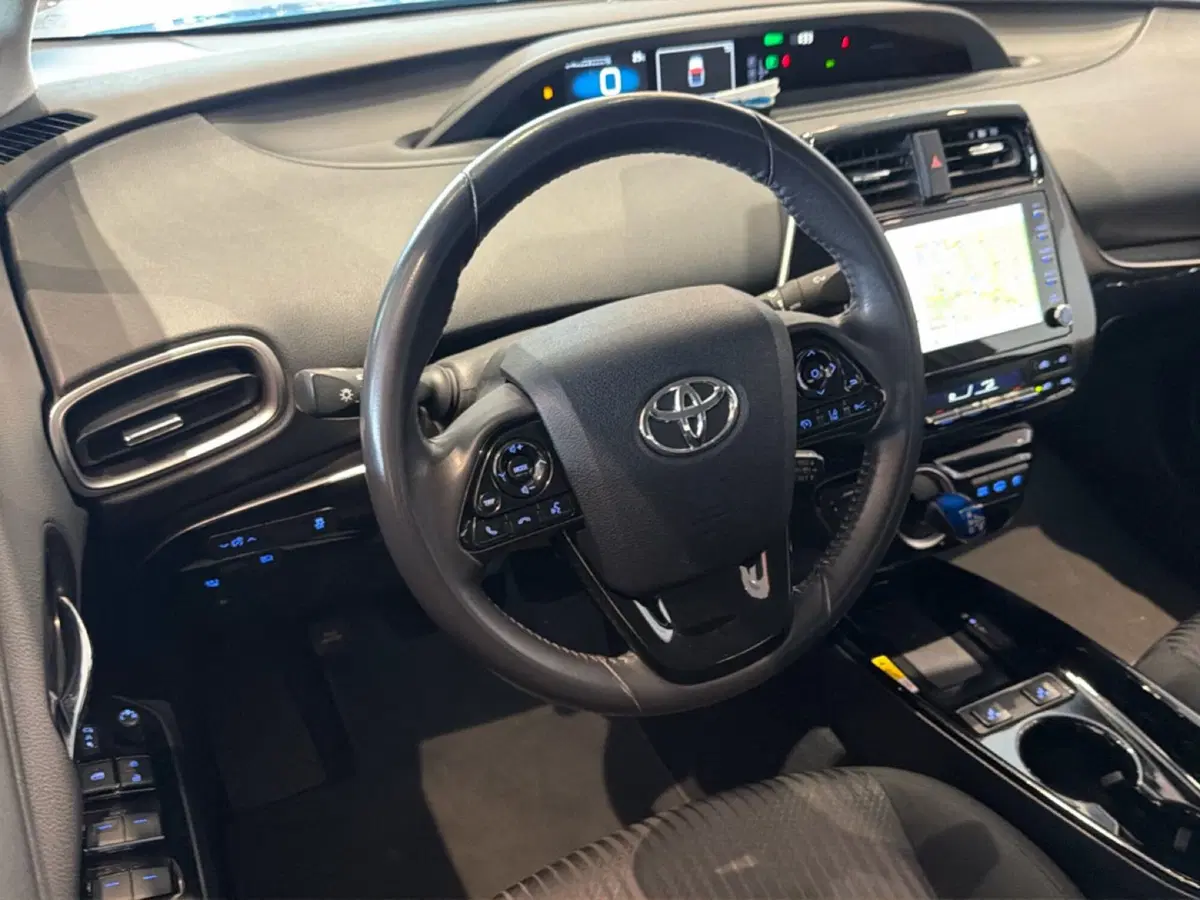 Toyota Prius Plug-in usata a Vicenza (10)