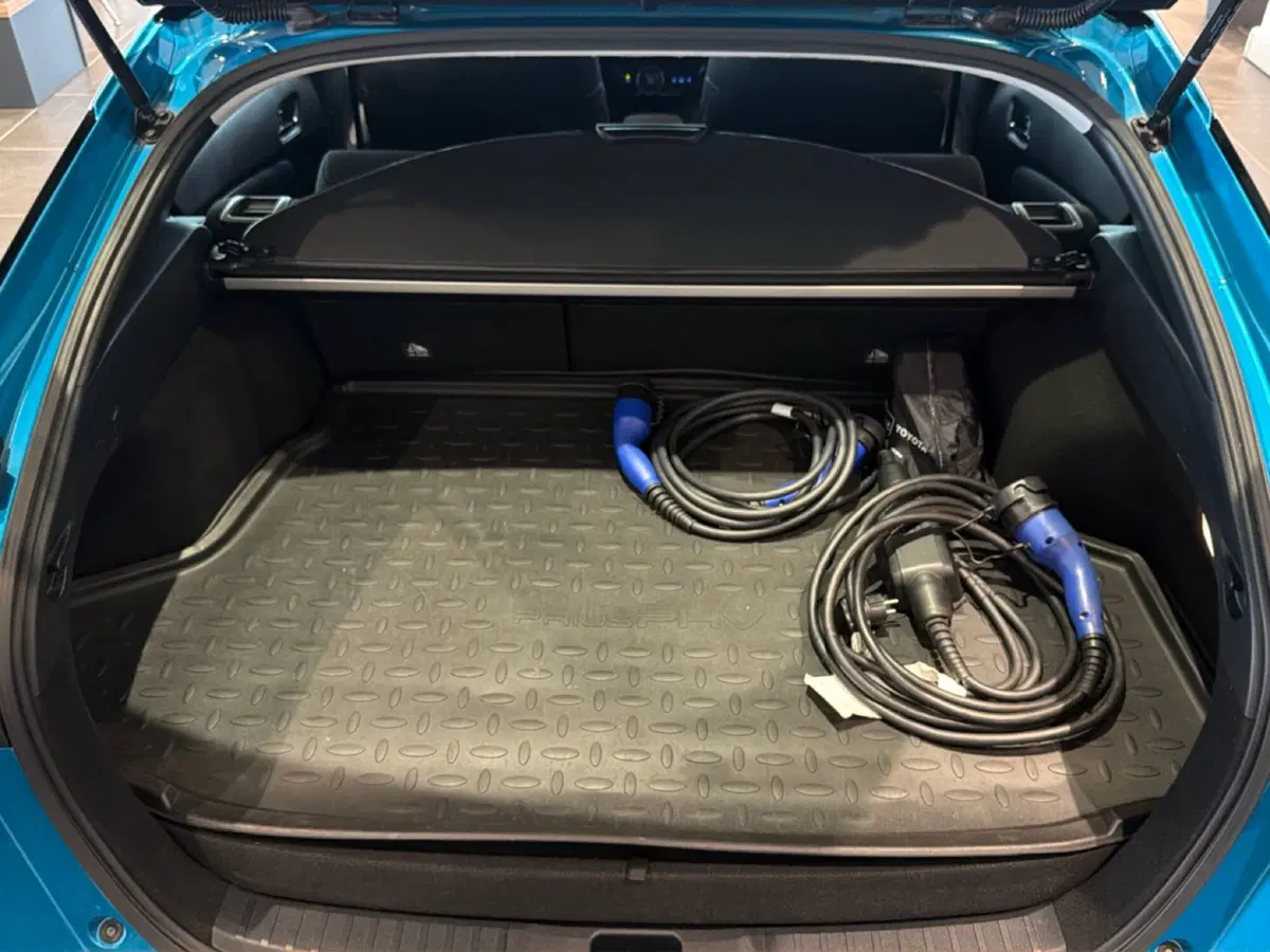 Toyota Prius Plug-in usata a Vicenza (9)