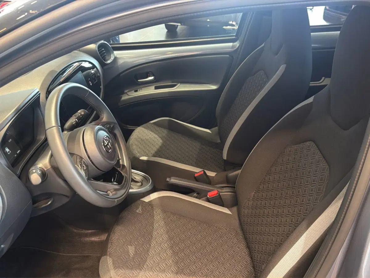 Toyota Aygo X usata a Vicenza (9)