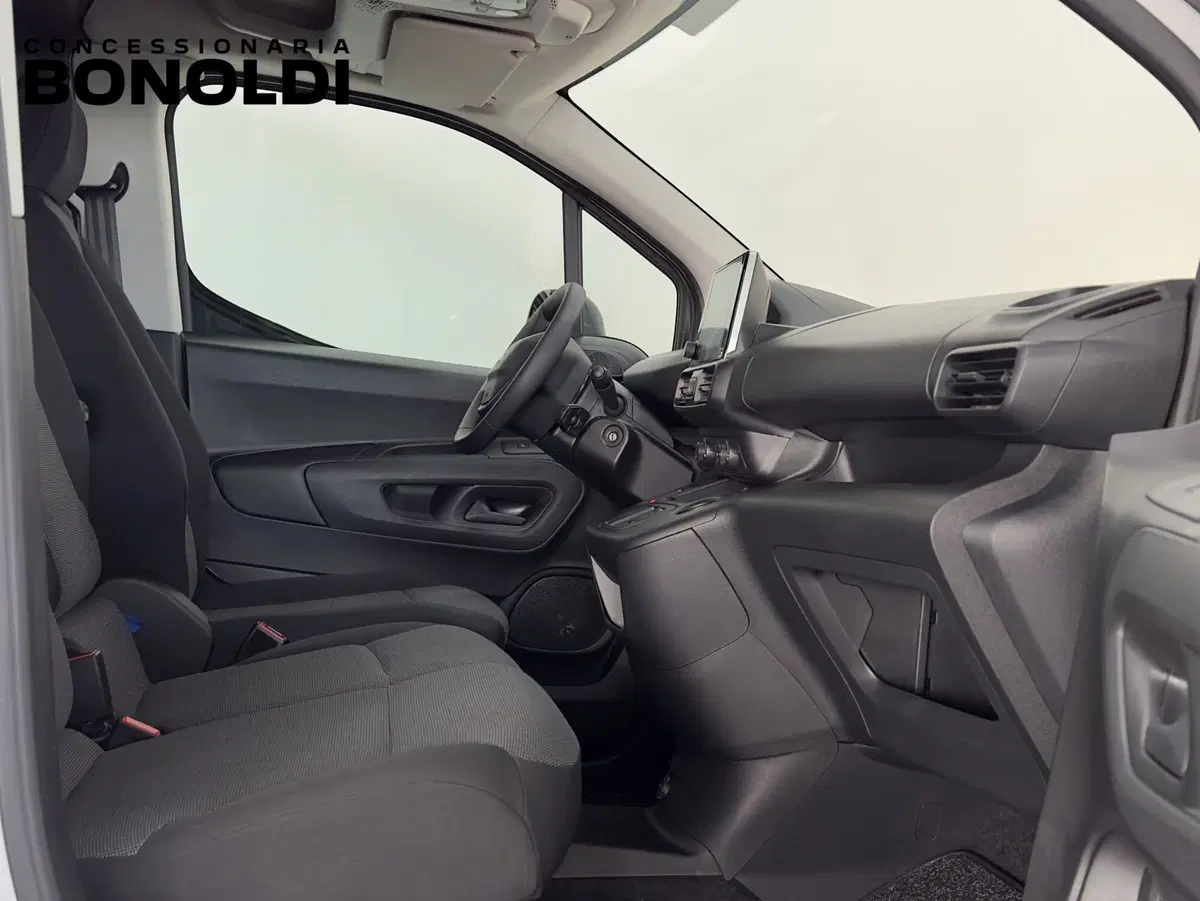 Peugeot e-Partner Furgone nuova a Brescia (12)