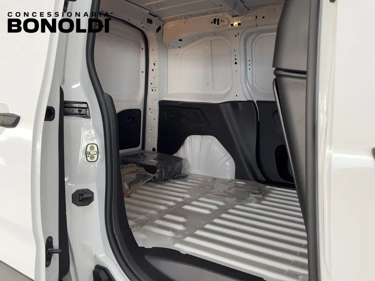 Peugeot e-Partner Furgone nuova a Brescia (19)