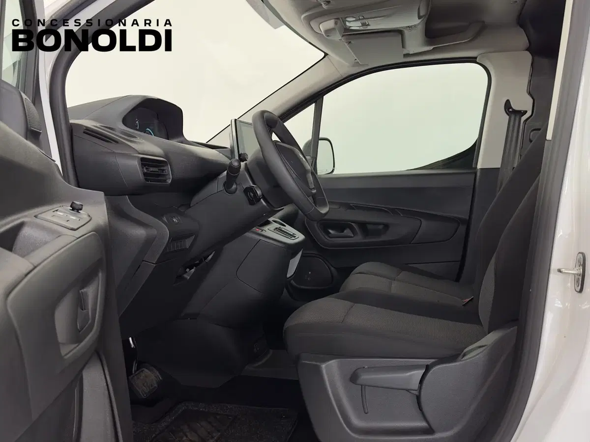 Peugeot e-Partner Furgone nuova a Brescia (7)