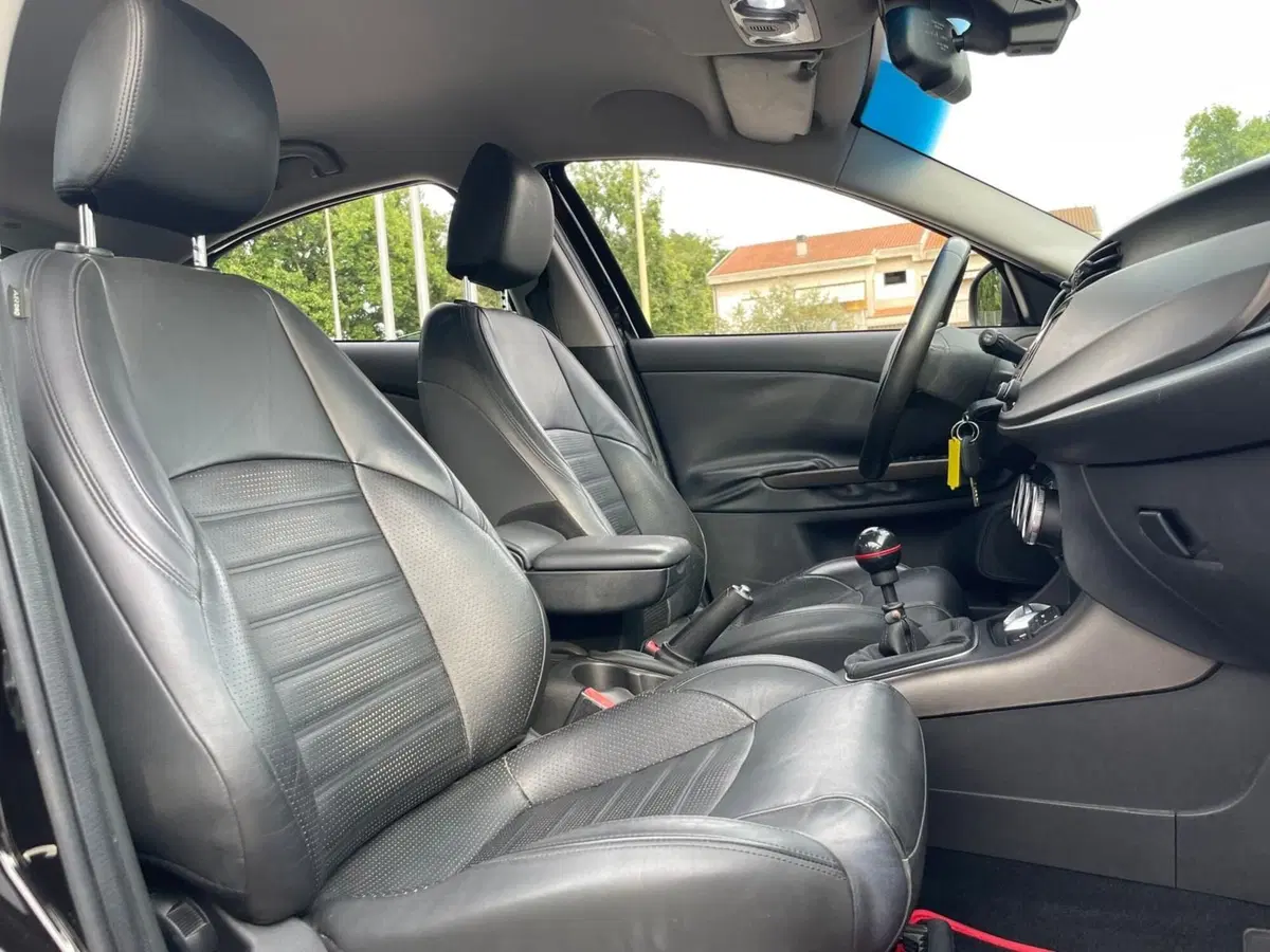 Alfa Romeo Giulietta usata a Ancona (14)