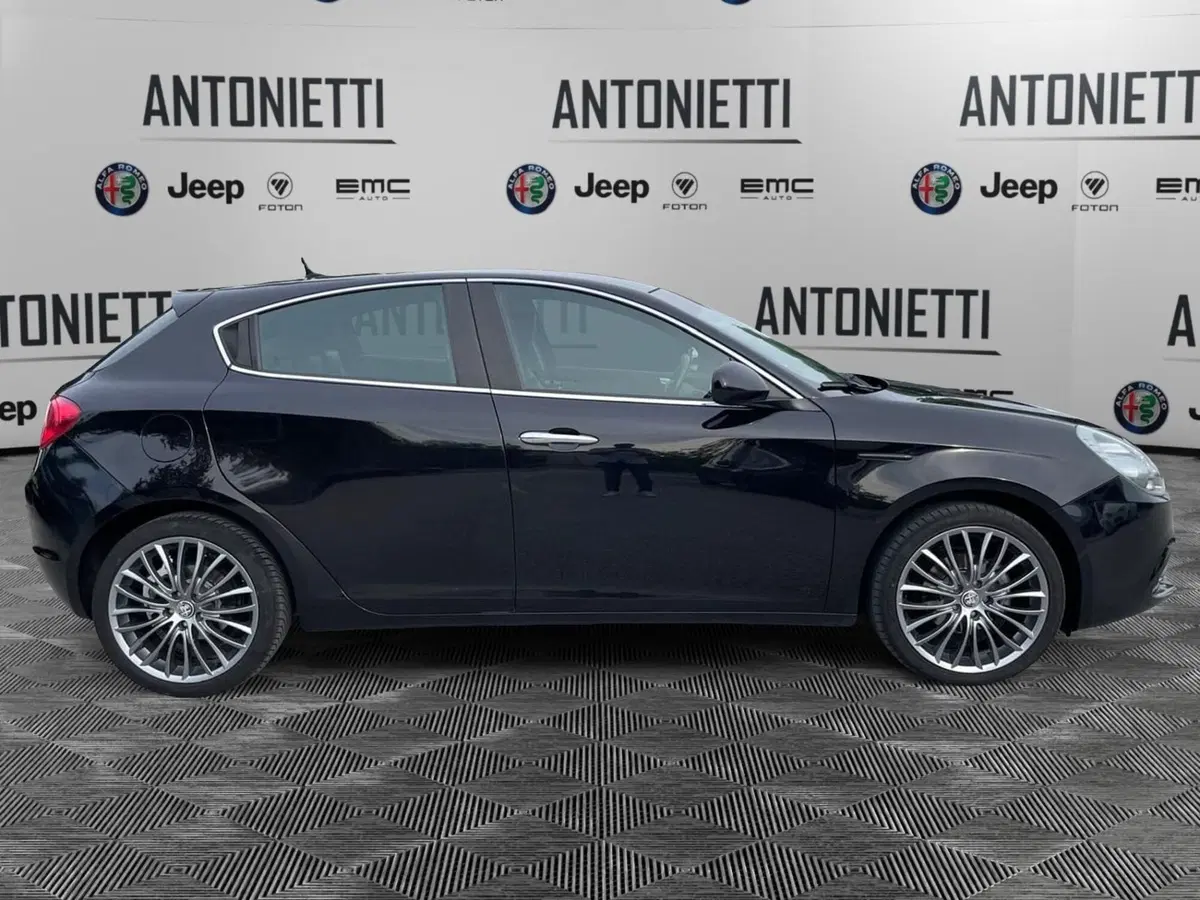Alfa Romeo Giulietta usata a Ancona (4)