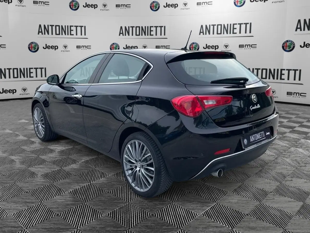 Alfa Romeo Giulietta usata a Ancona (7)