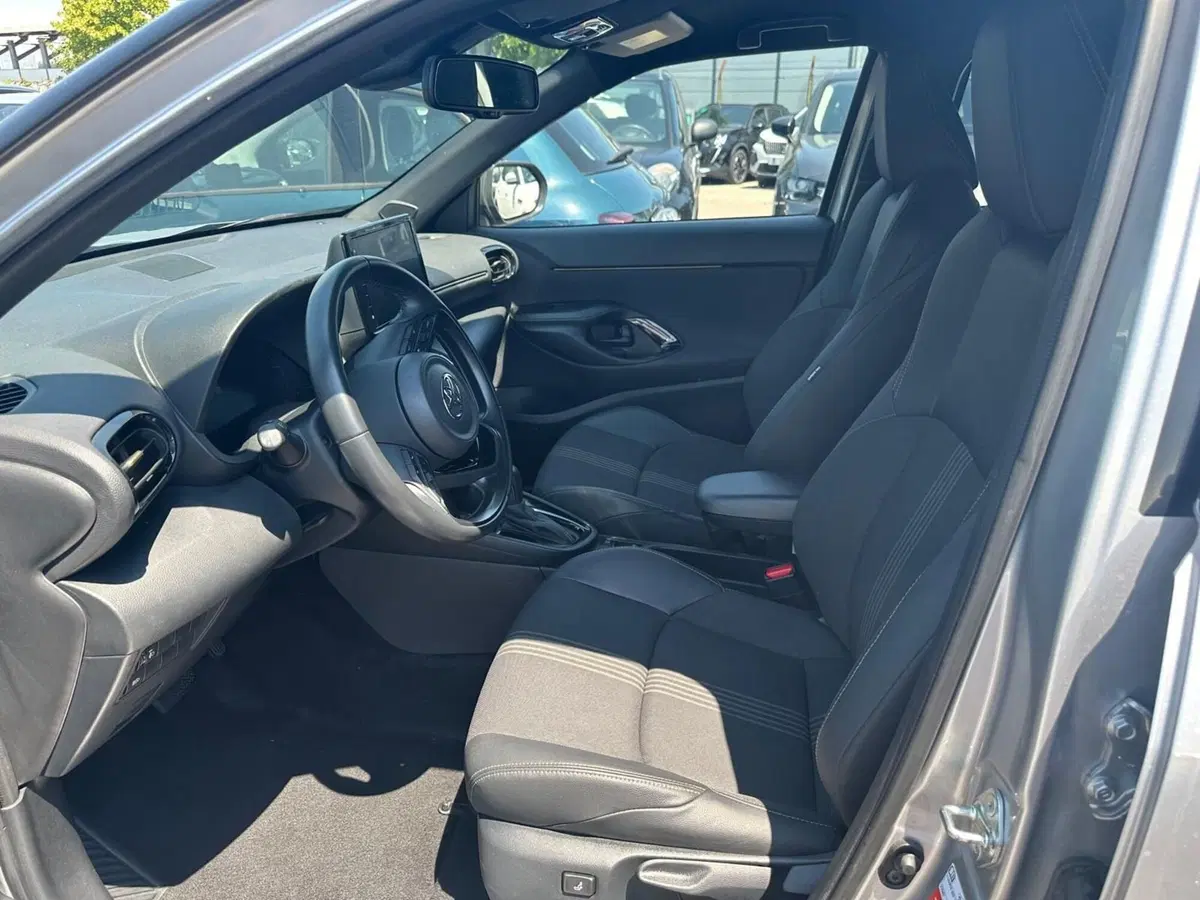 Toyota Yaris Cross usata a Frosinone (14)
