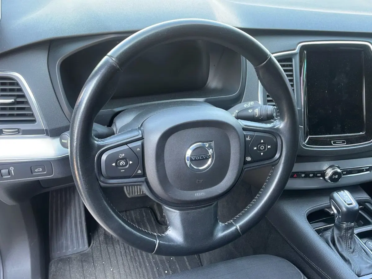 Volvo XC90 usata a Frosinone (8)