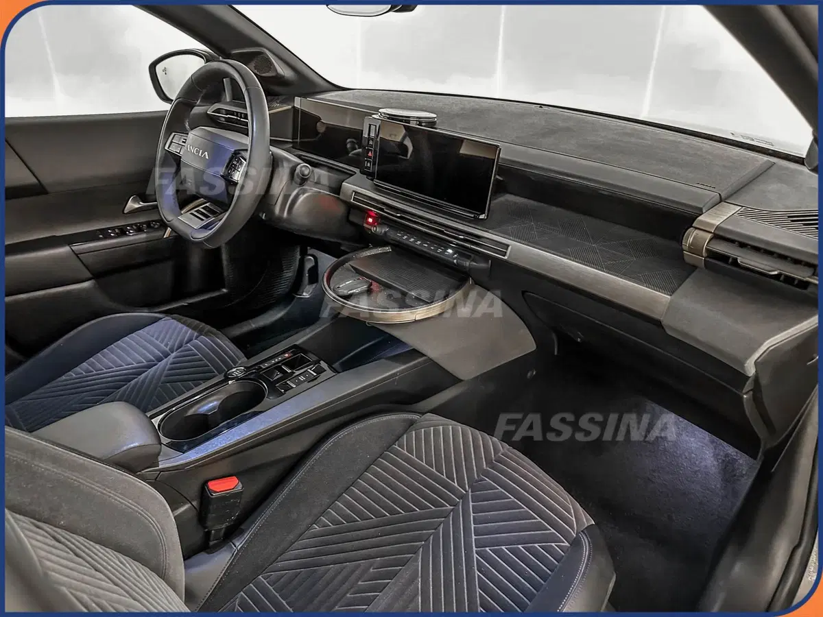 Lancia Ypsilon usata a Milano (13)