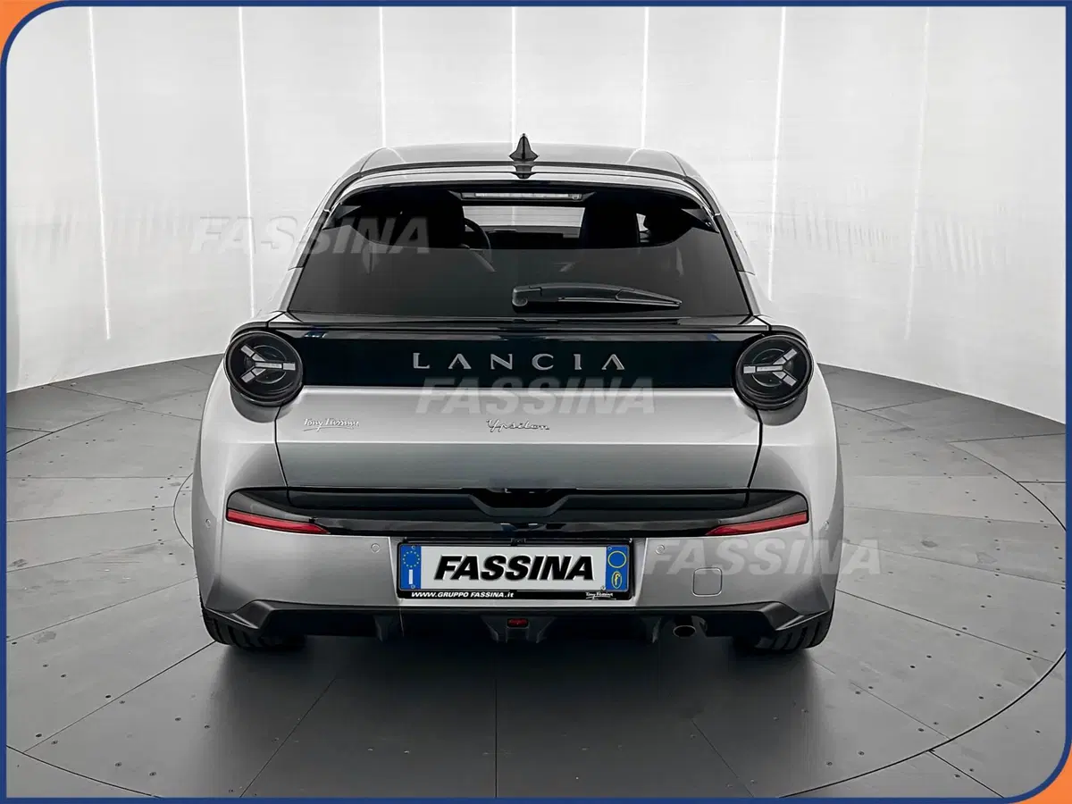 Lancia Ypsilon usata a Milano (5)