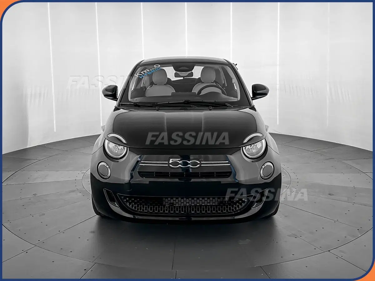 Fiat 500 nuova a Milano (2)
