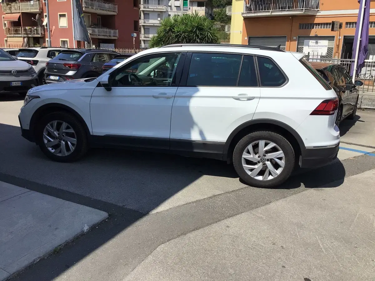 Volkswagen Tiguan usata a Genova (7)