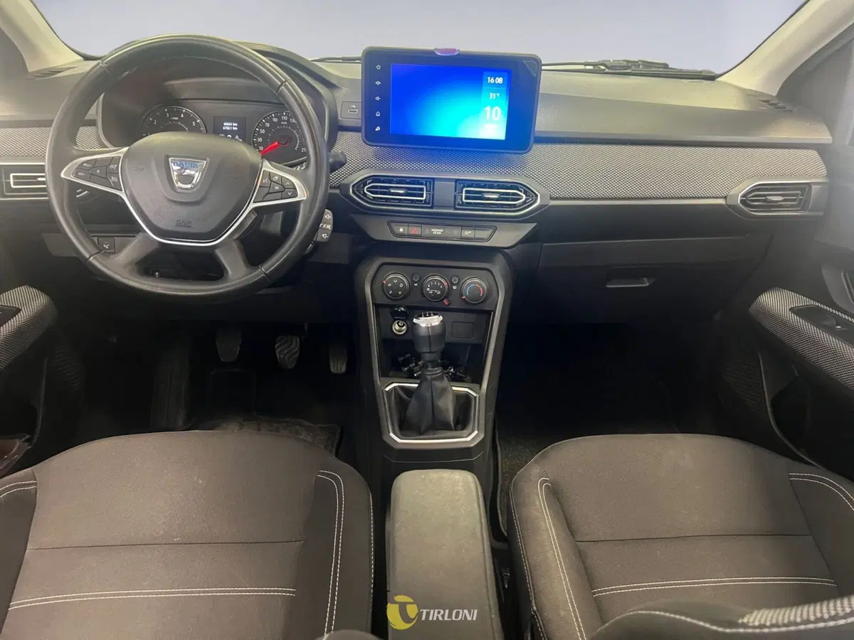 Dacia Sandero usata a Milano (13)