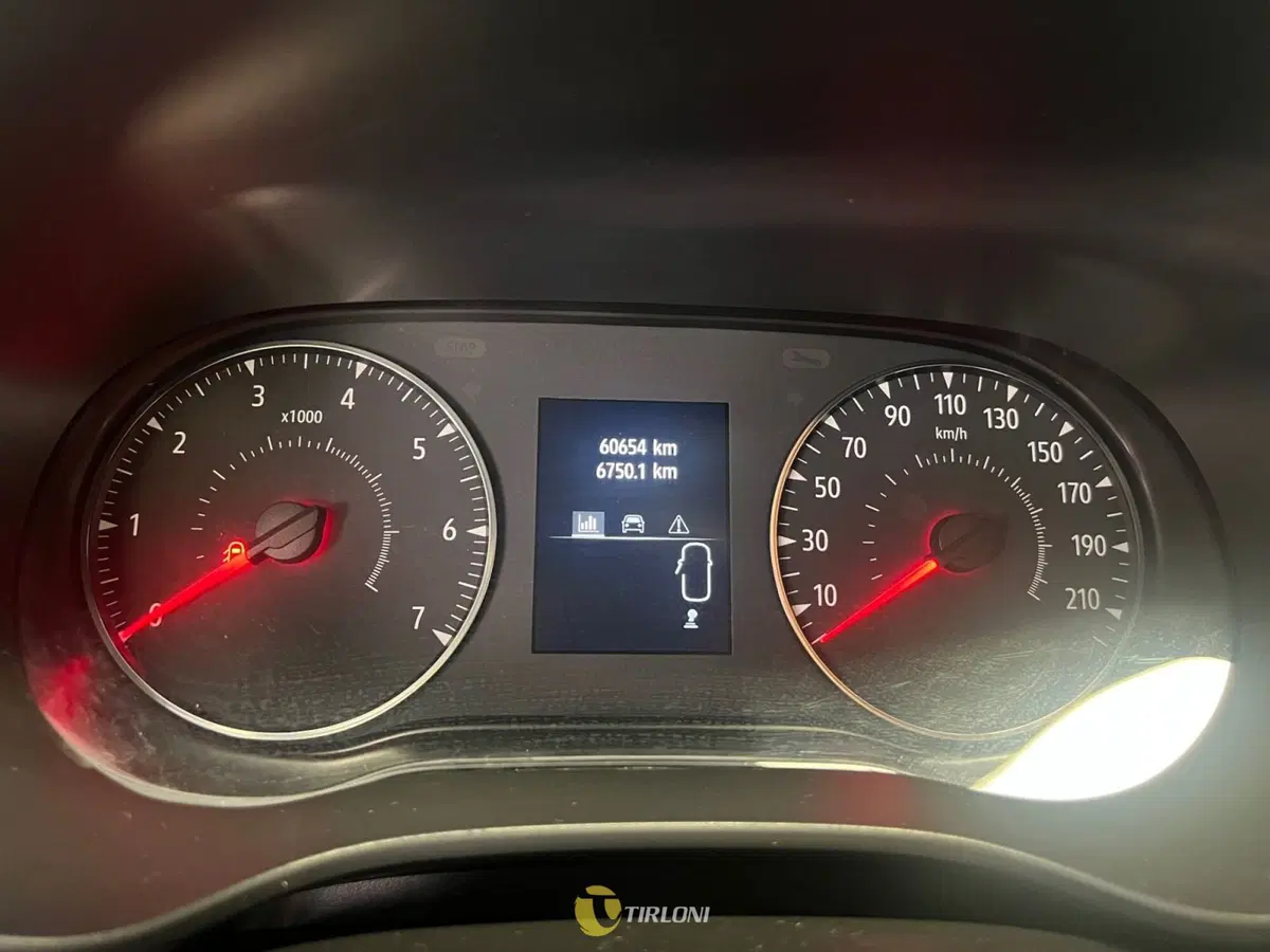 Dacia Sandero usata a Milano (5)