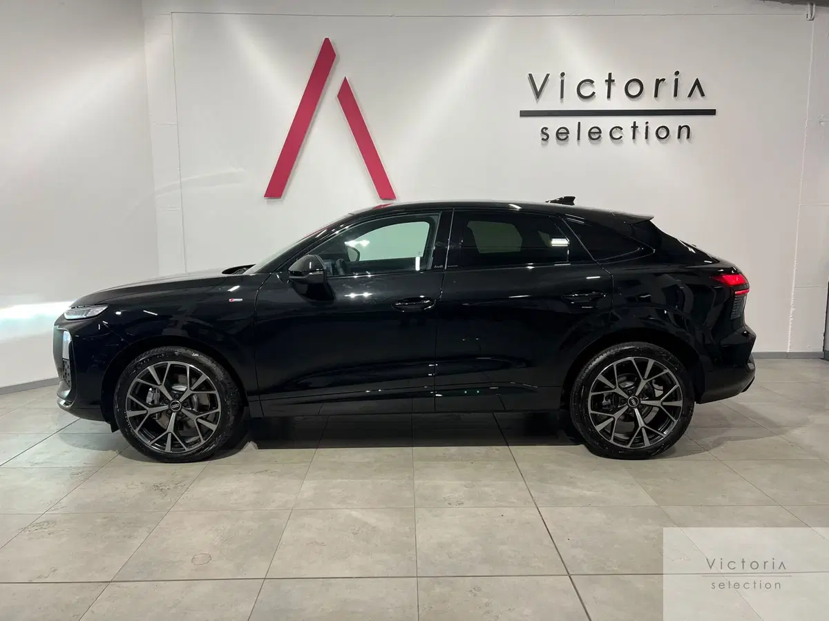 Audi Q3 Sportback nuova a Brescia (4)