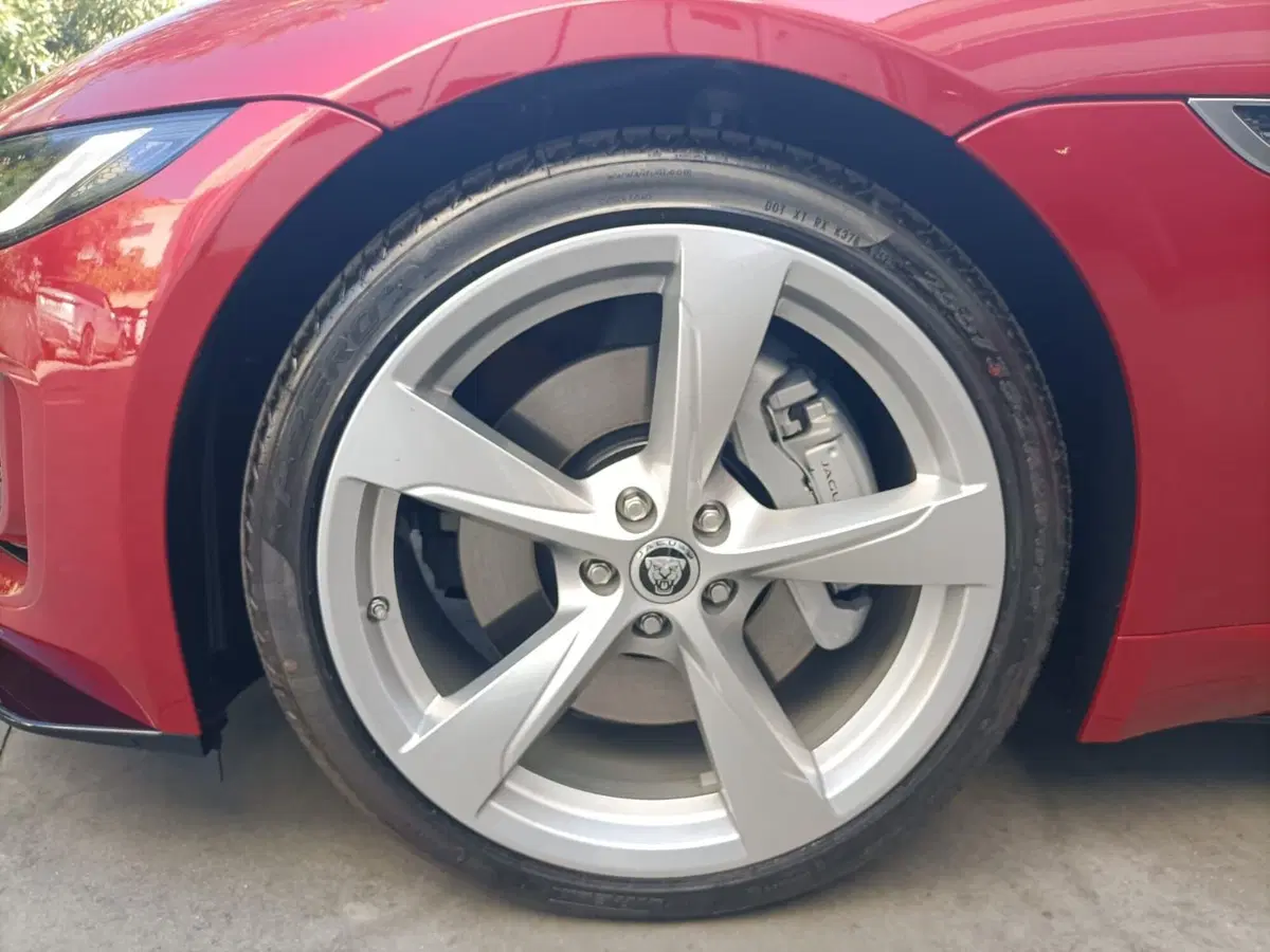 Jaguar F-Type Coupé usata a Ascoli Piceno (11)