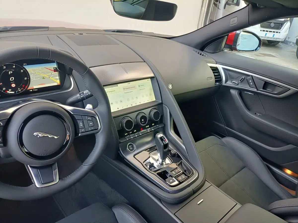 Jaguar F-Type Coupé usata a Ascoli Piceno (9)