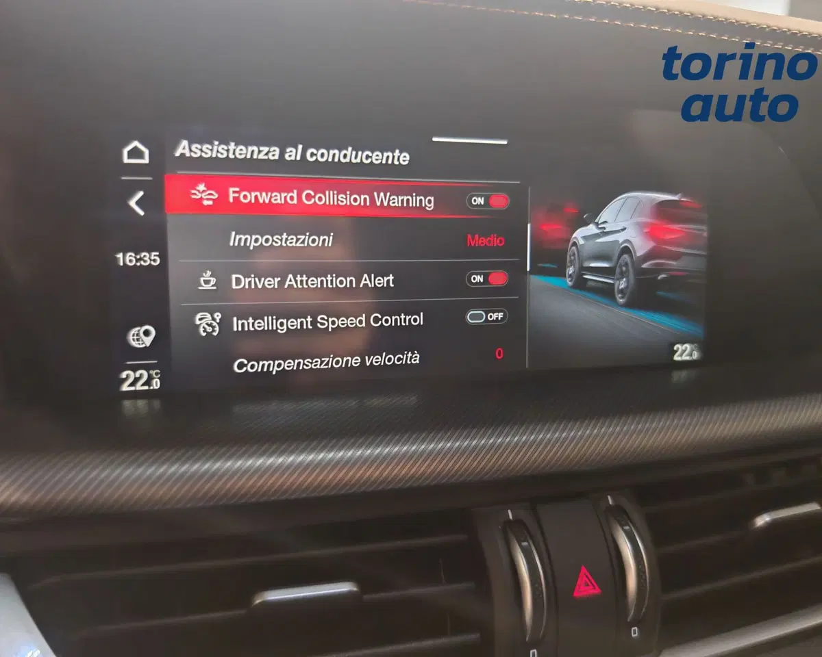 Alfa Romeo Stelvio usata a Torino (19)