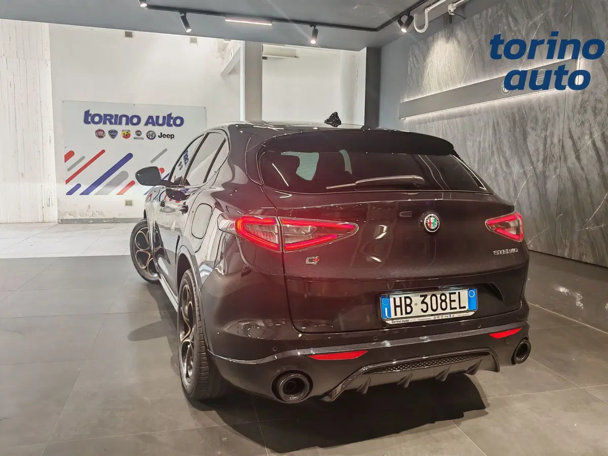 Alfa Romeo Stelvio usata a Torino (4)