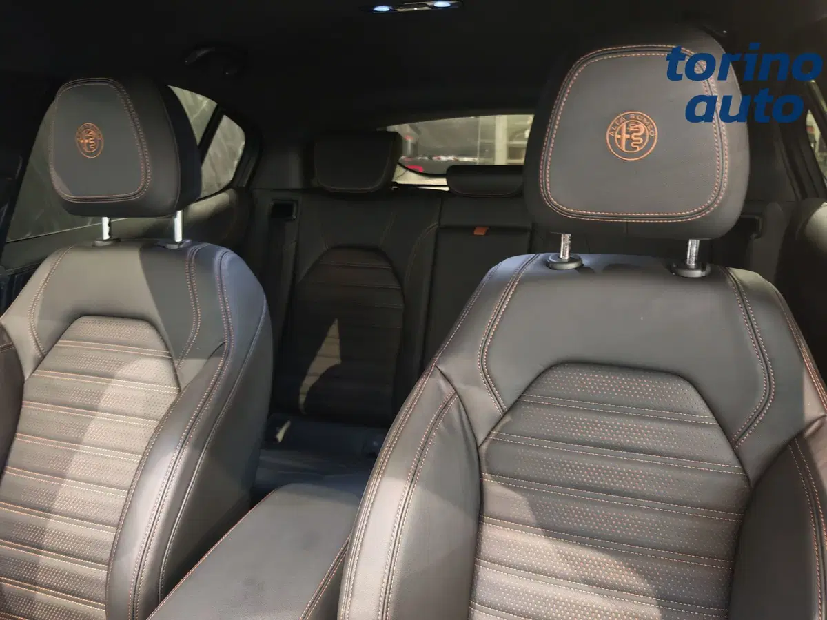 Alfa Romeo Stelvio usata a Torino (9)