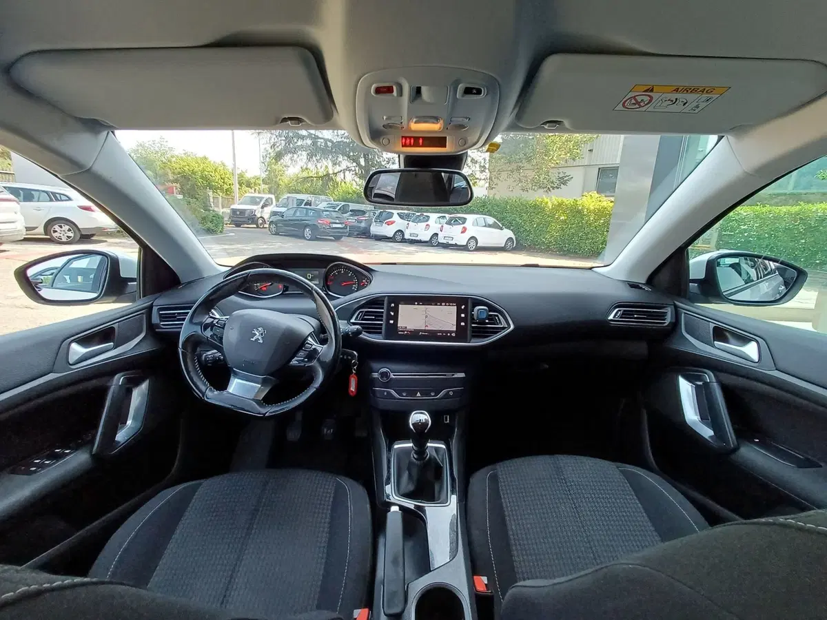 Peugeot 308 SW usata a Modena (11)