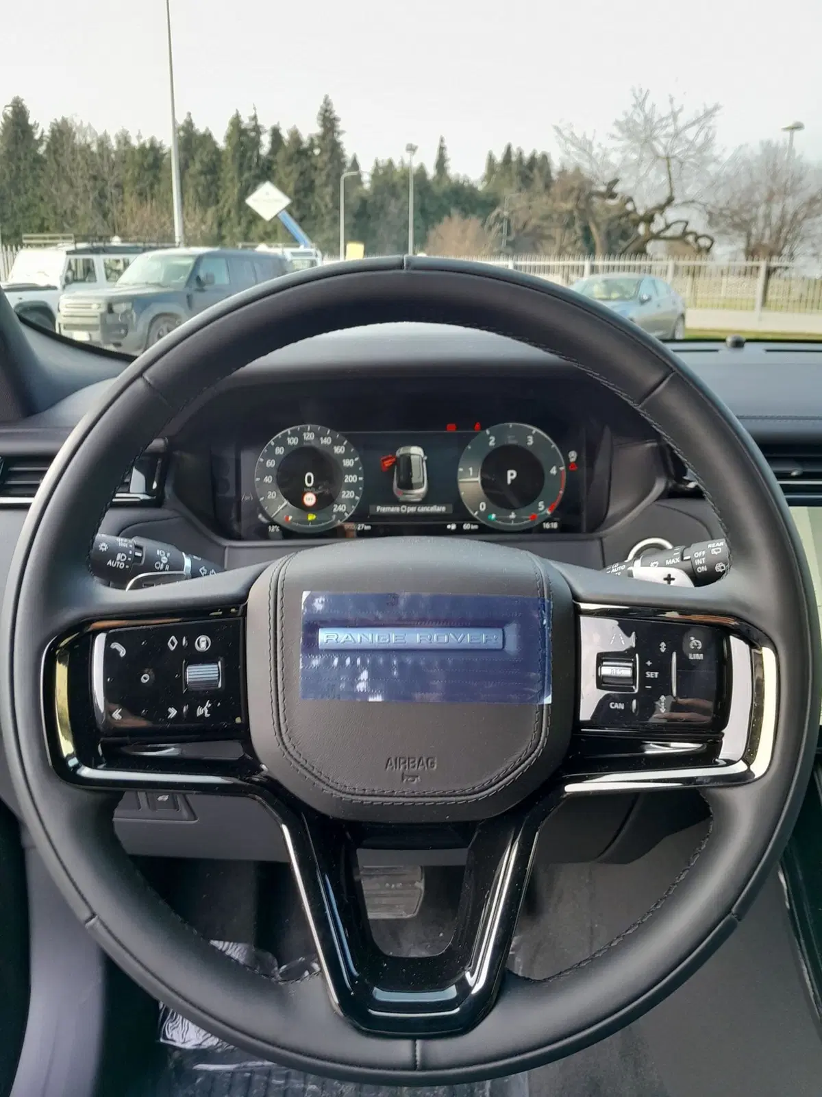 Land Rover Range Rover Velar nuova a Cuneo (11)