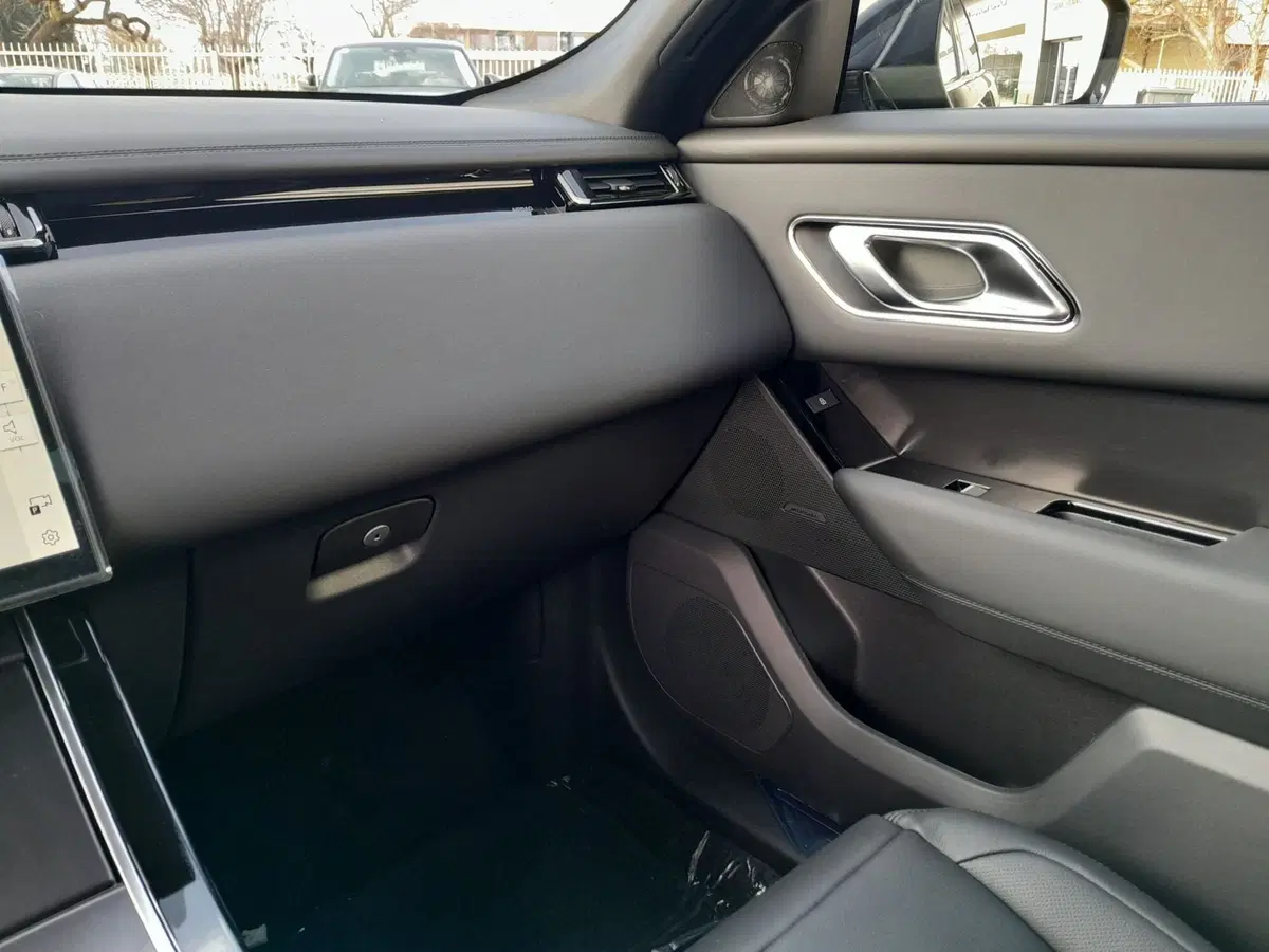 Land Rover Range Rover Velar nuova a Cuneo (13)