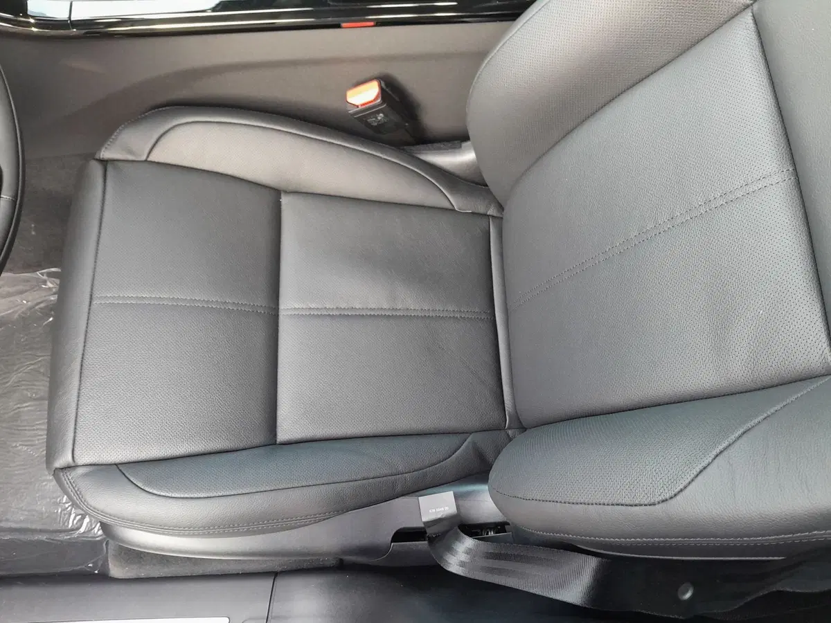Land Rover Range Rover Velar nuova a Cuneo (14)