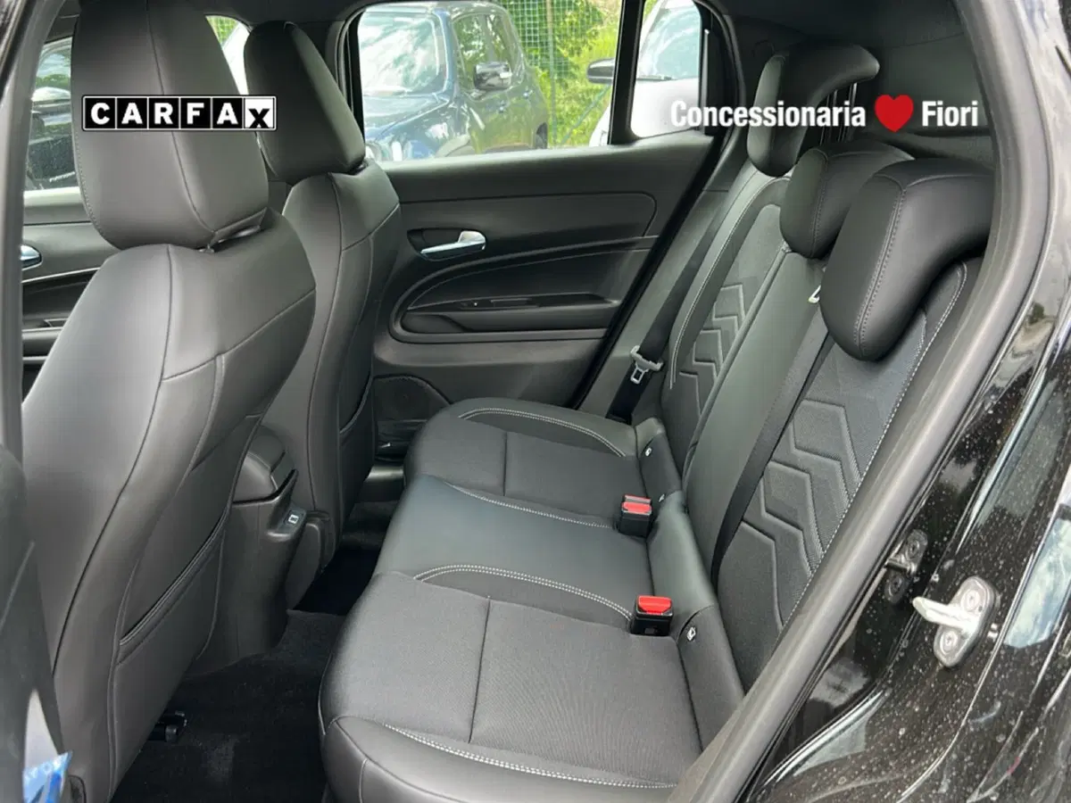 Jeep Avenger nuova a Roma (12)