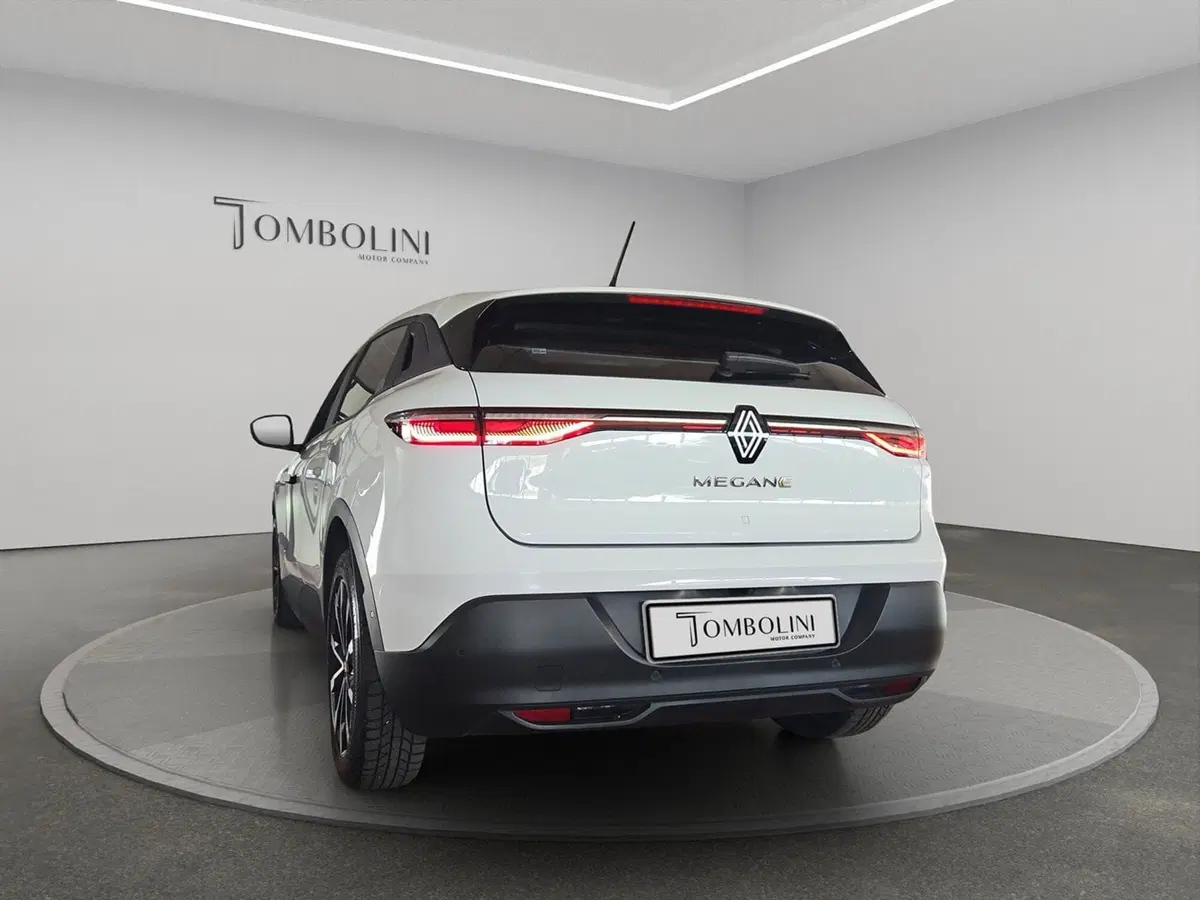 Renault Megane E-Tech Electric usata a Perugia (3)