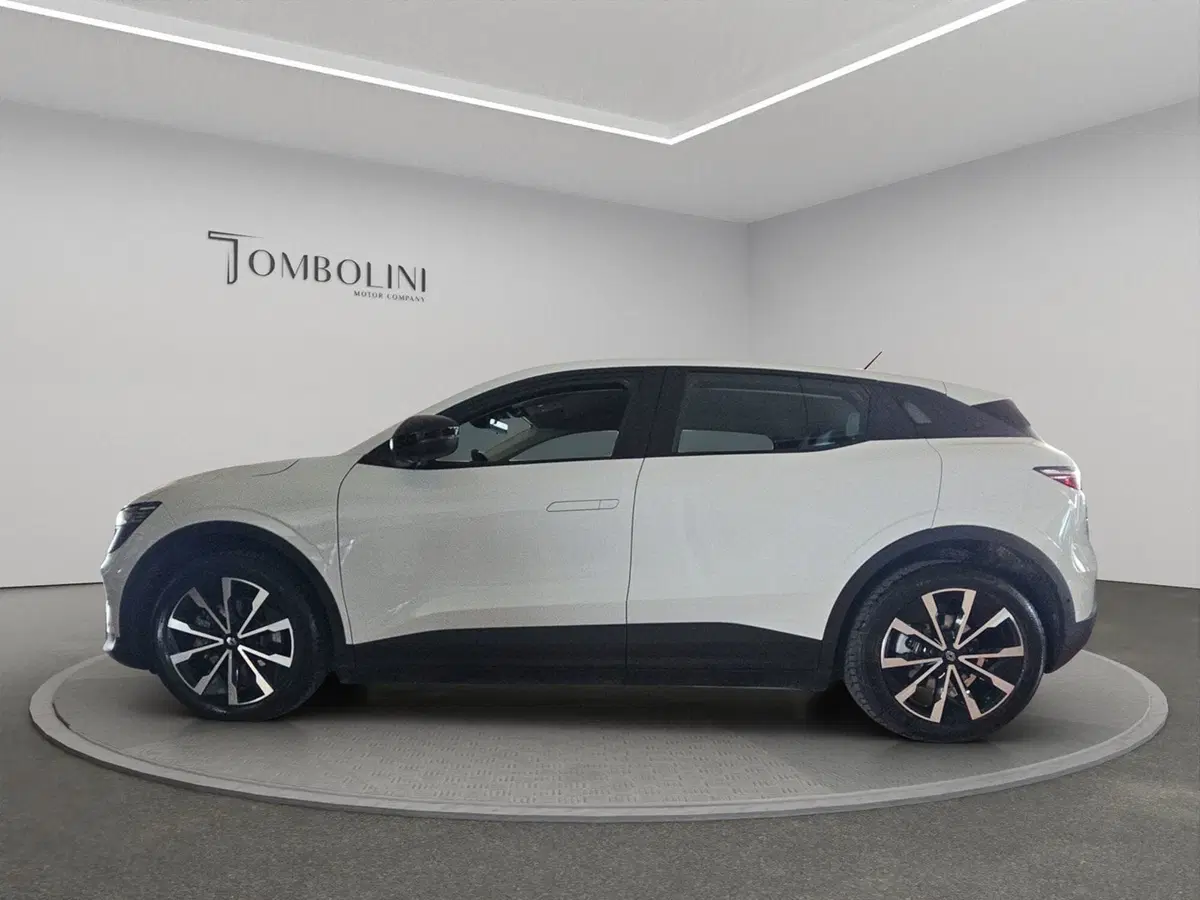 Renault Megane E-Tech Electric usata a Perugia (6)