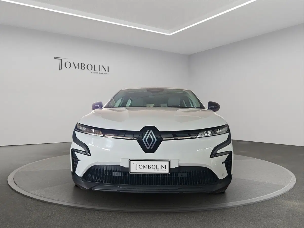 Renault Megane E-Tech Electric usata a Perugia (8)