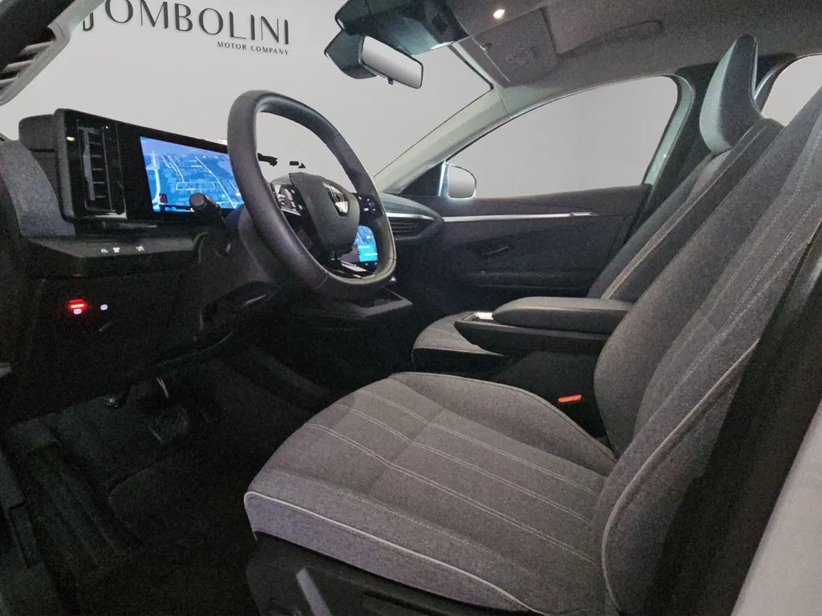Renault Megane E-Tech Electric usata a Perugia (9)