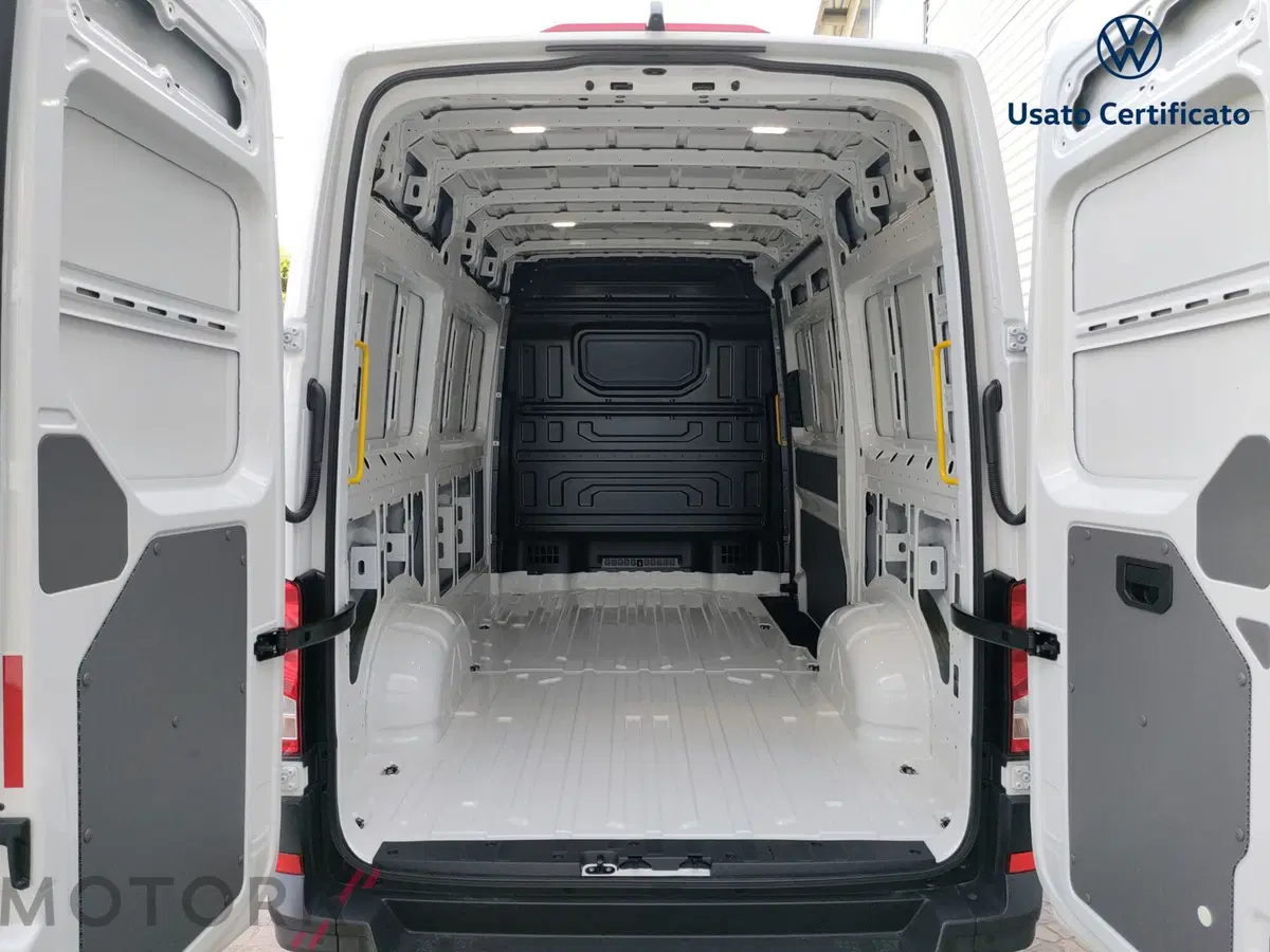 Volkswagen Veicoli Commerciali Crafter Furgone nuova a Varese (9)