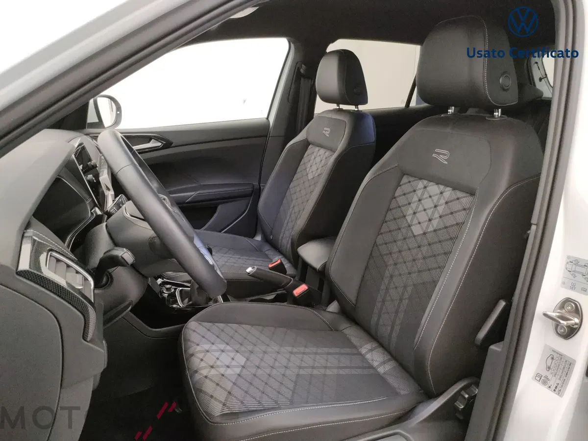 Volkswagen T-Cross usata a Varese (11)