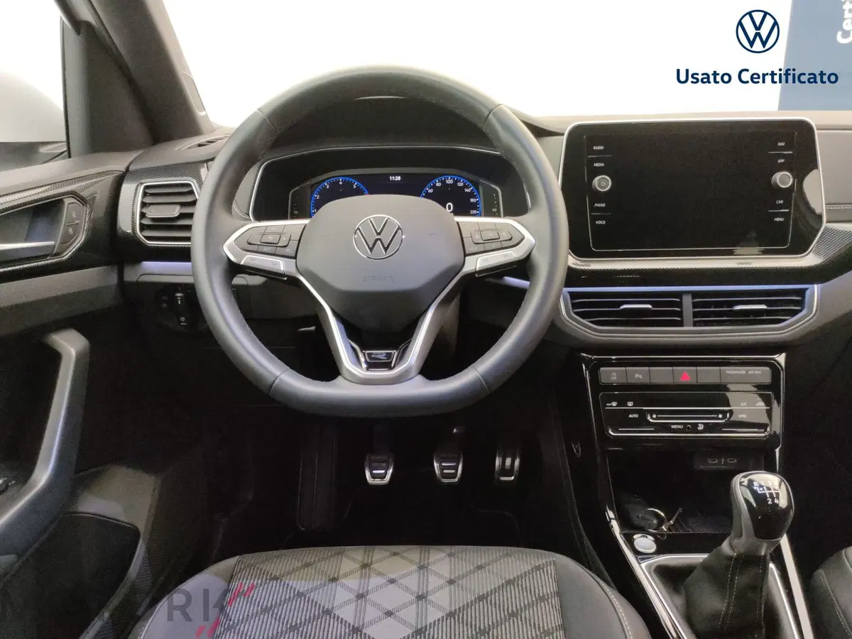 Volkswagen T-Cross usata a Varese (12)