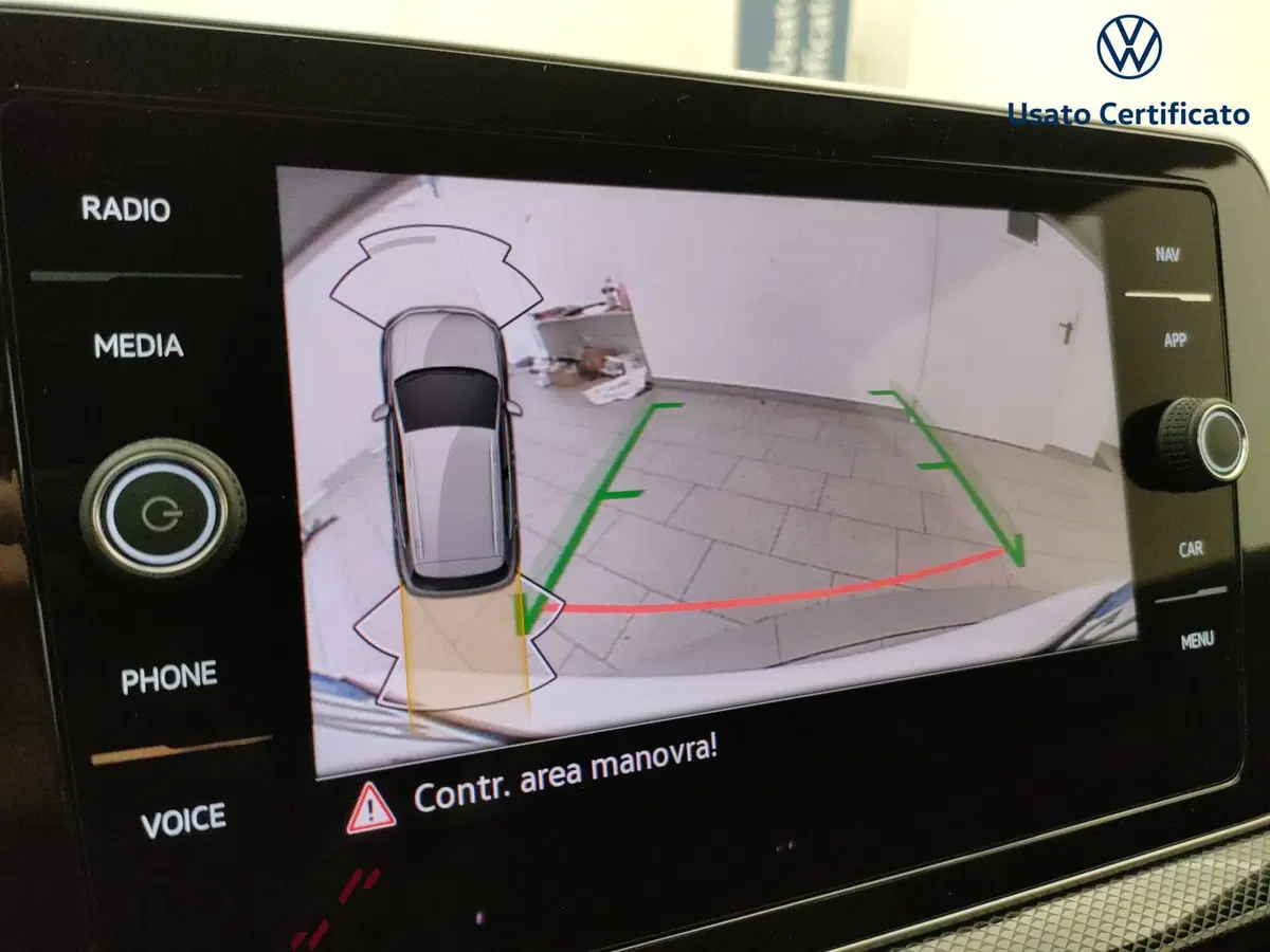 Volkswagen T-Cross usata a Varese (16)
