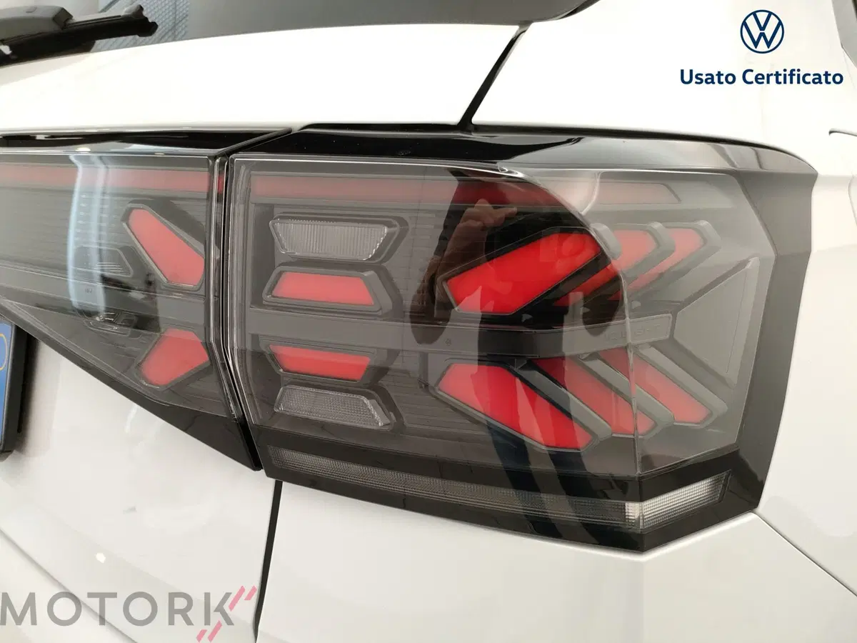 Volkswagen T-Cross usata a Varese (8)