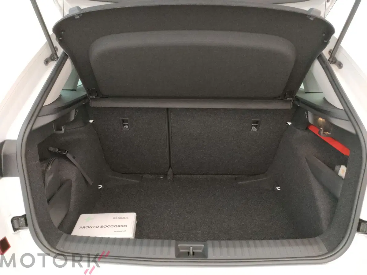 Skoda Kamiq nuova a Varese (9)