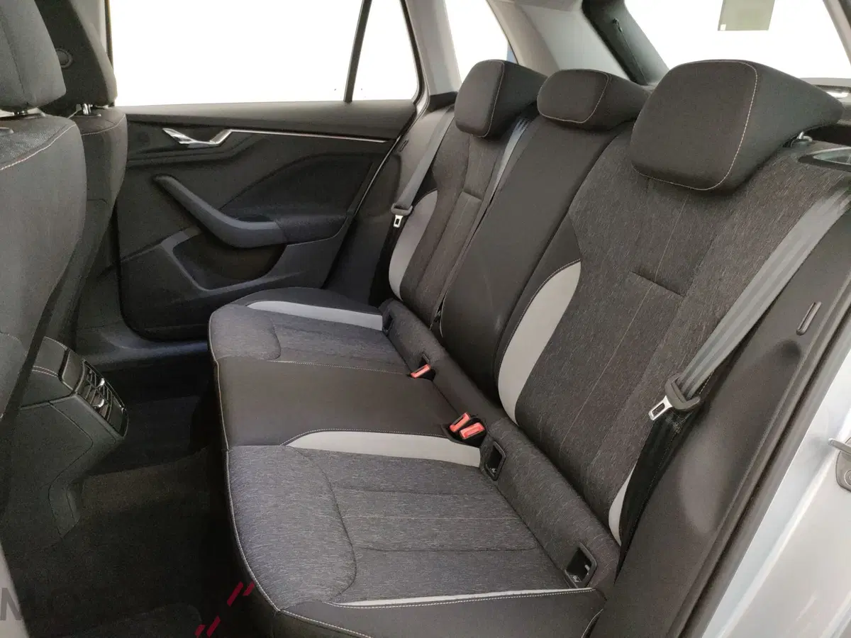 Skoda Kamiq usata a Varese (10)