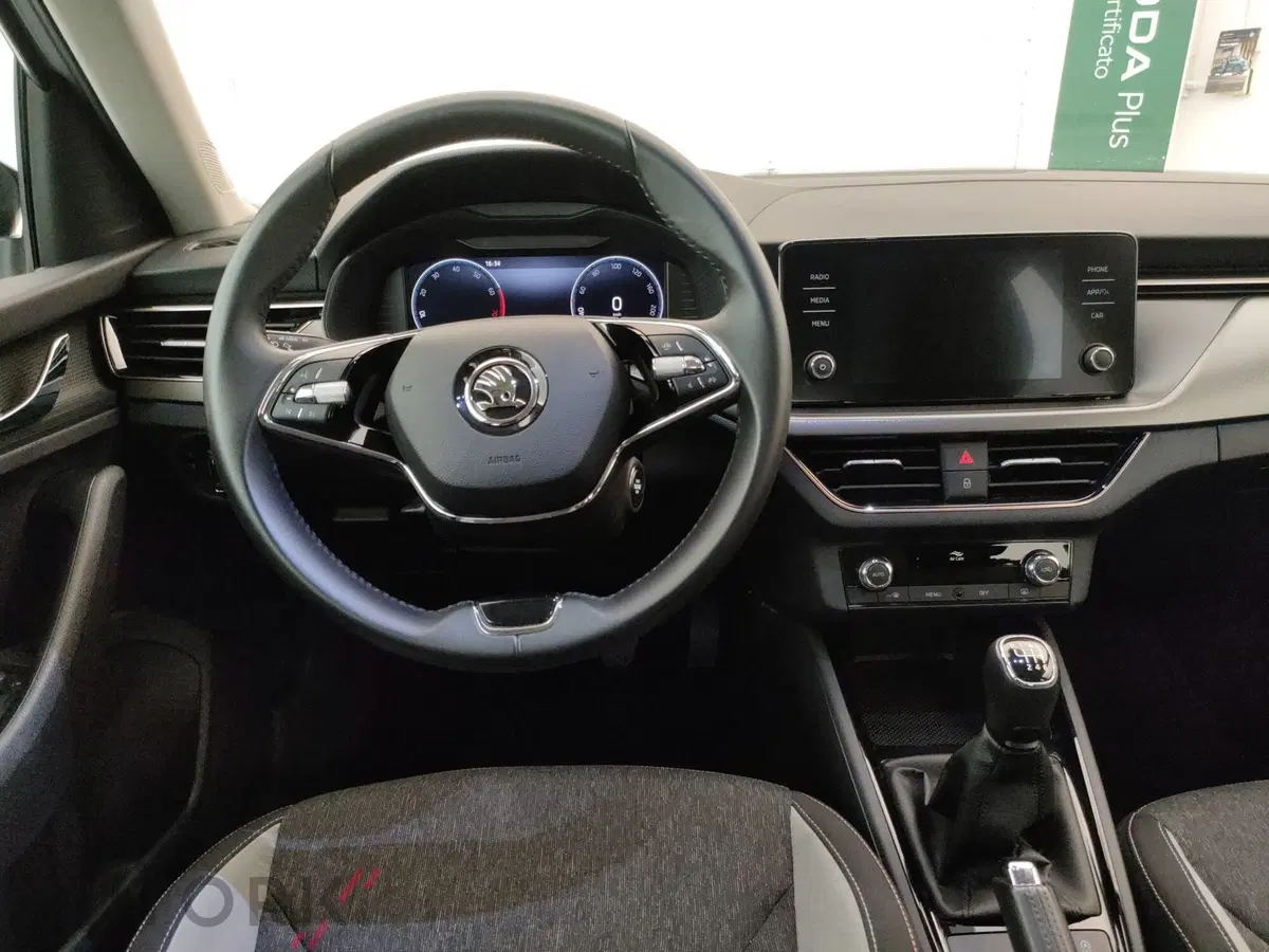 Skoda Kamiq usata a Varese (12)