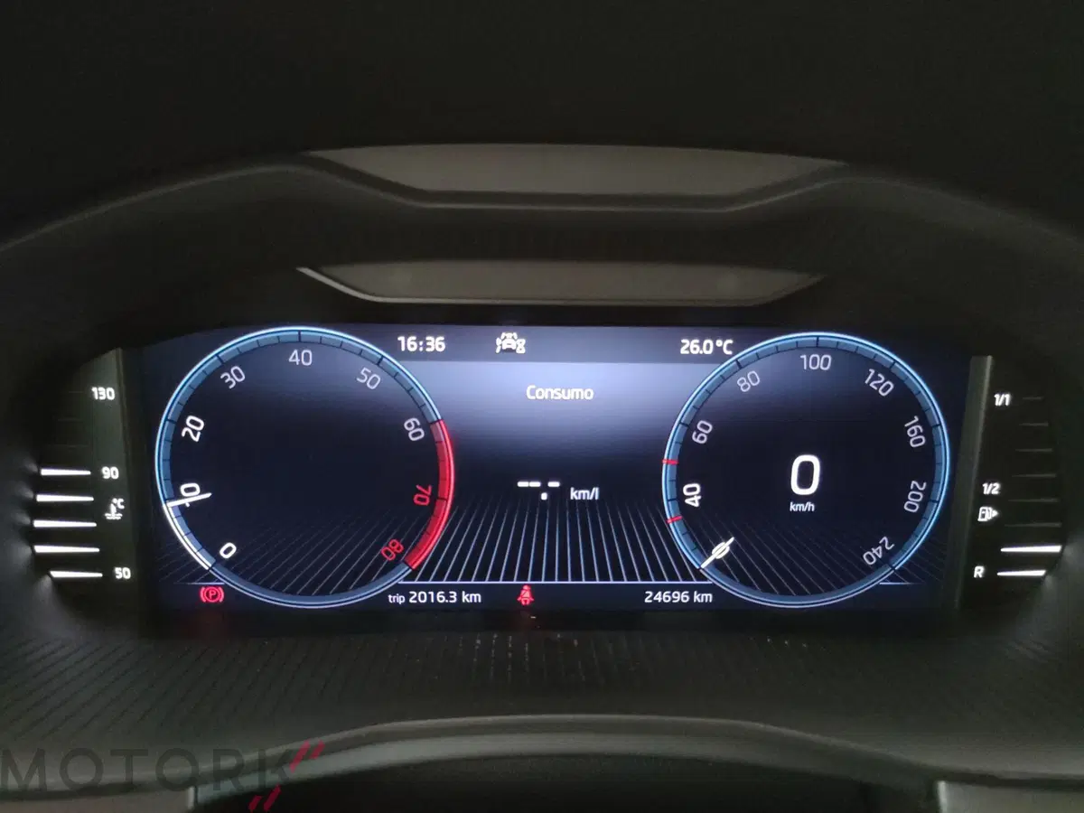 Skoda Kamiq usata a Varese (17)