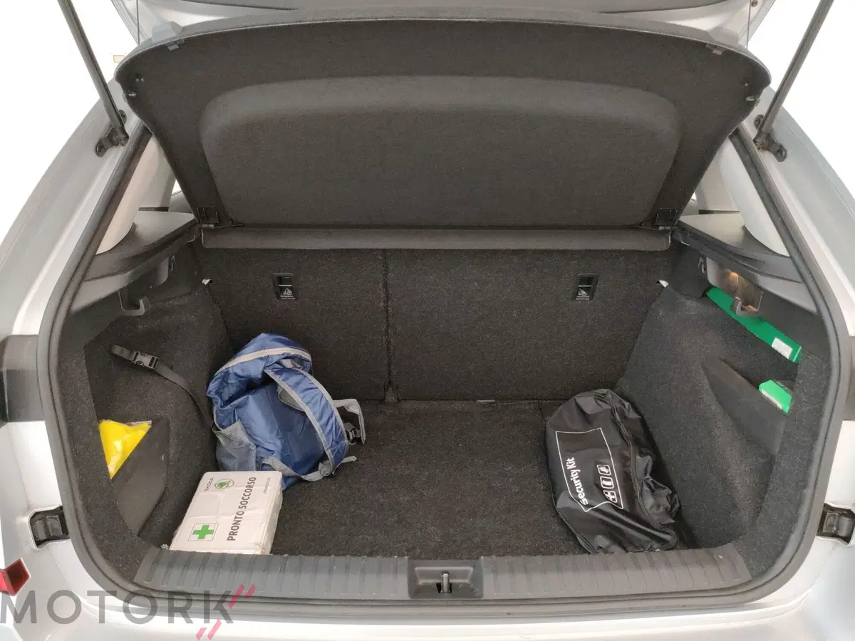 Skoda Kamiq usata a Varese (9)
