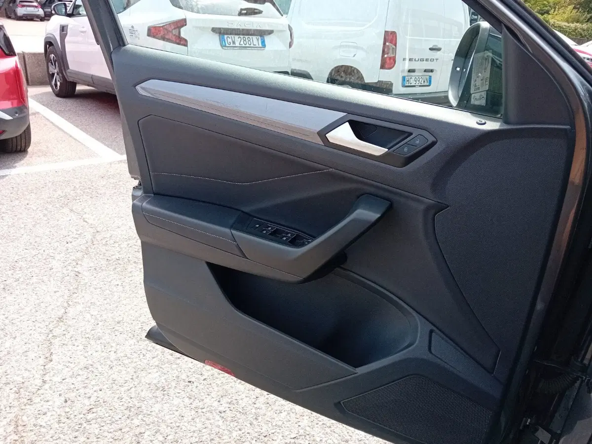Volkswagen T-Roc usata a Vicenza (20)