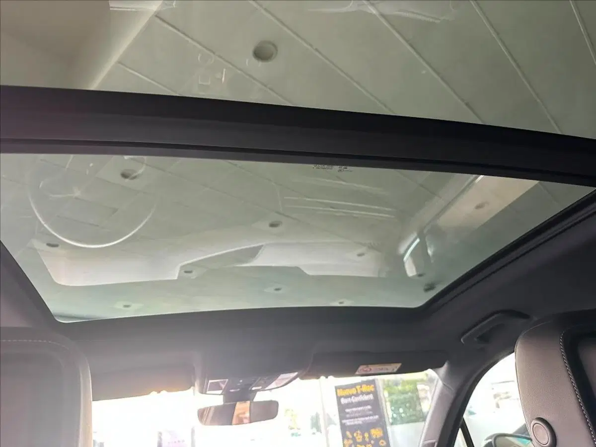 Volkswagen Touareg nuova a Lucca (14)