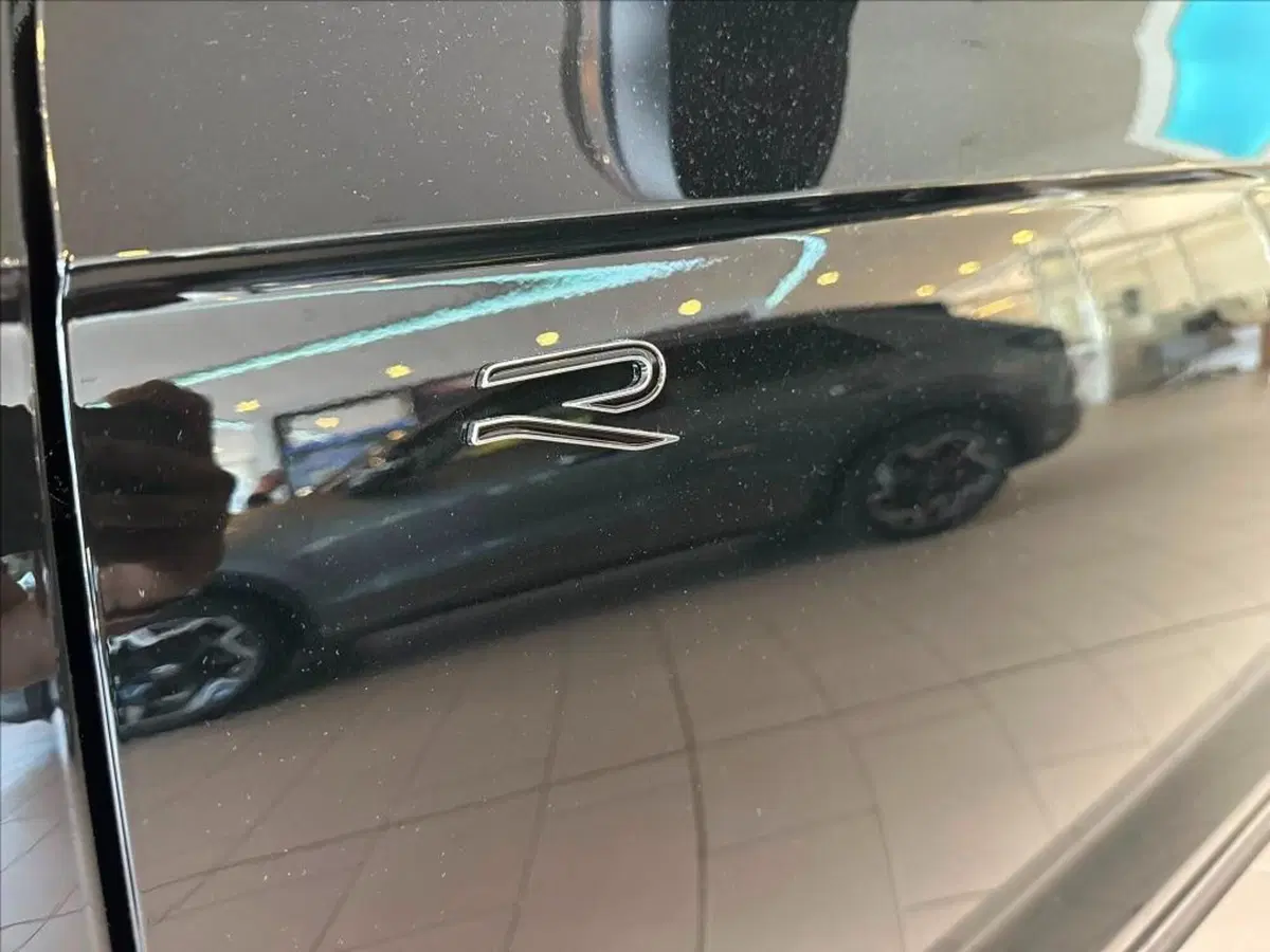 Volkswagen Touareg nuova a Lucca (7)