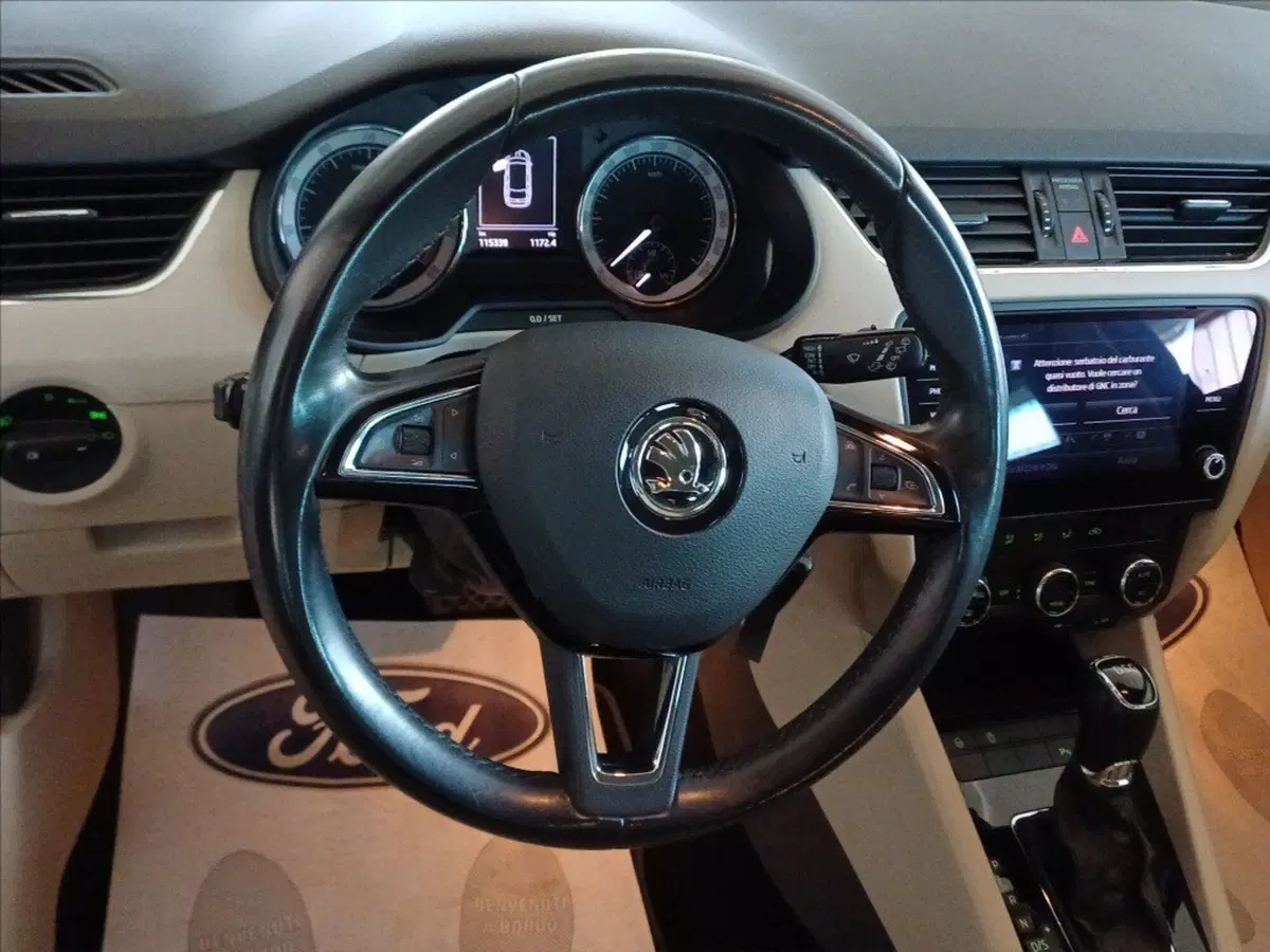 Skoda Octavia Station Wagon usata a Milano (11)