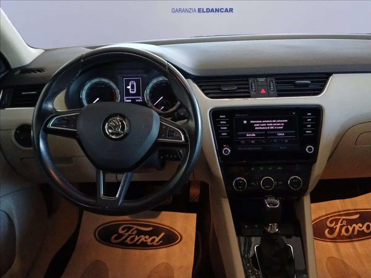 Skoda Octavia Station Wagon usata a Milano (12)