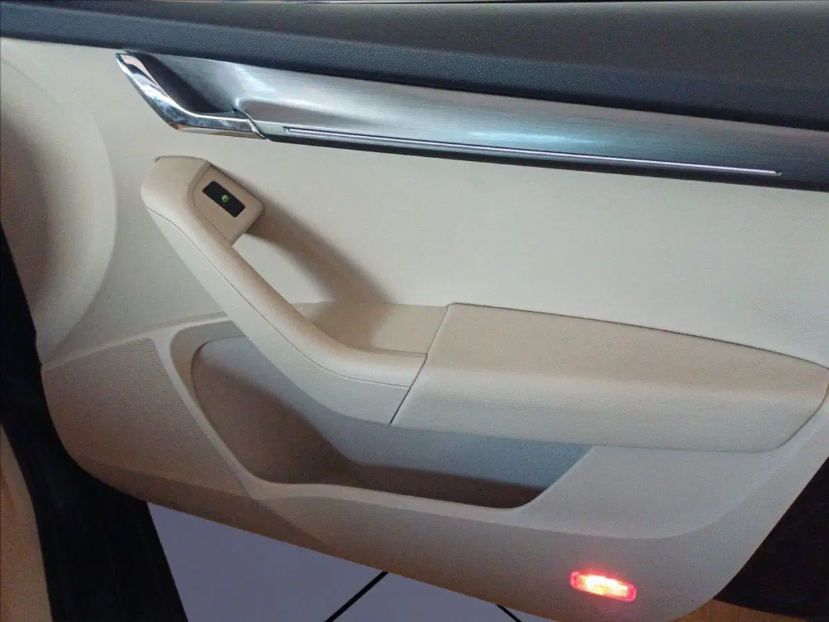 Skoda Octavia Station Wagon usata a Milano (17)